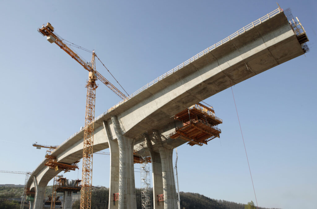 白鷺川大橋 耐震補強工事（デモ） 施工
